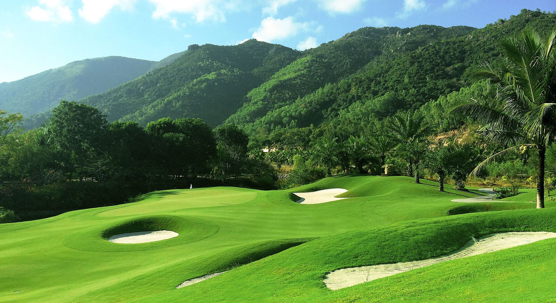 SÂN GOLF DIAMOND BAY NHA TRANG