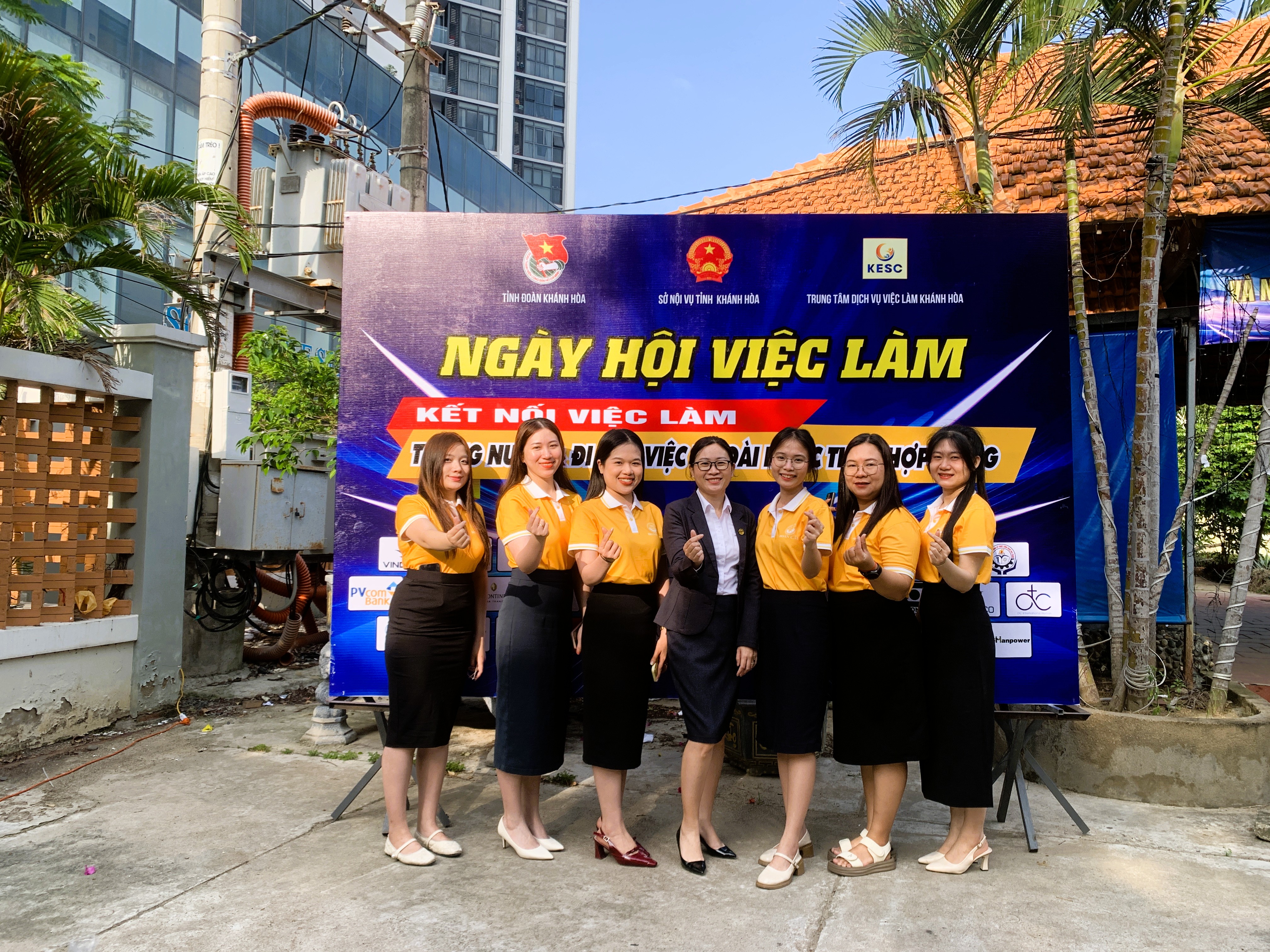 Hơn 800 lượt lao động được tư vấn tuyển dụng tại Ngày hội việc làm năm 2026